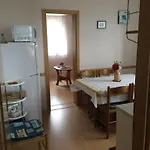 In Rab With Seaview, Balcony, Wifi, Washing Machine Appartement Palit