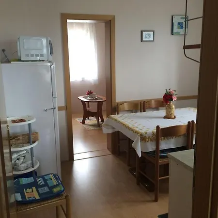 In Rab With Seaview, Balcony, Wifi, Washing Machine Апартаменты Palit