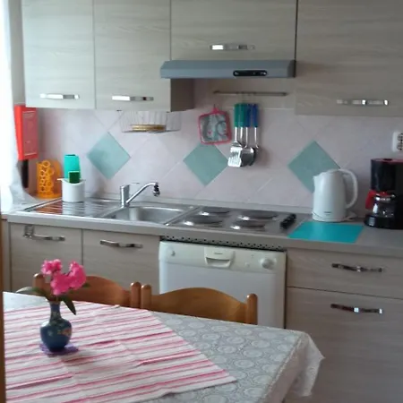 Appartamento In Rab With Seaview, Balcony, Wifi, Washing Machine *