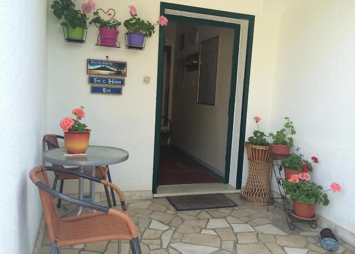 Apartman In Rab With Seaview, Balcony, Wifi, Washing Machine *
