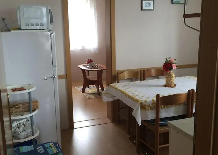 In Rab With Seaview, Balcony, Wifi, Washing Machine Apartman Palit