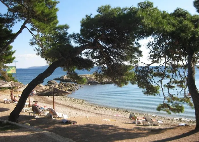 In Rab With Seaview, Balcony, Wifi, Washing Machine Apartman Palit