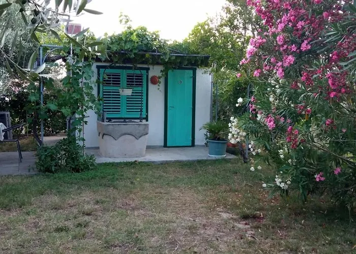 شقة In Rab With Seaview, Balcony, Wifi, Washing Machine *