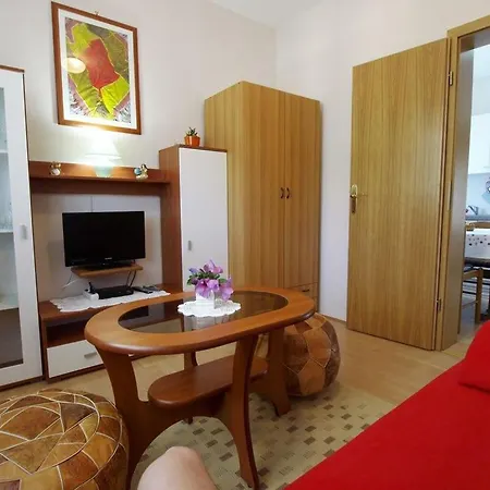 Lägenhet In Rab With Seaview, Balcony, Wifi, Washing Machine