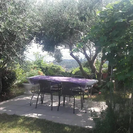 In Rab With Seaview, Balcony, Wifi, Washing Machine Appartement *